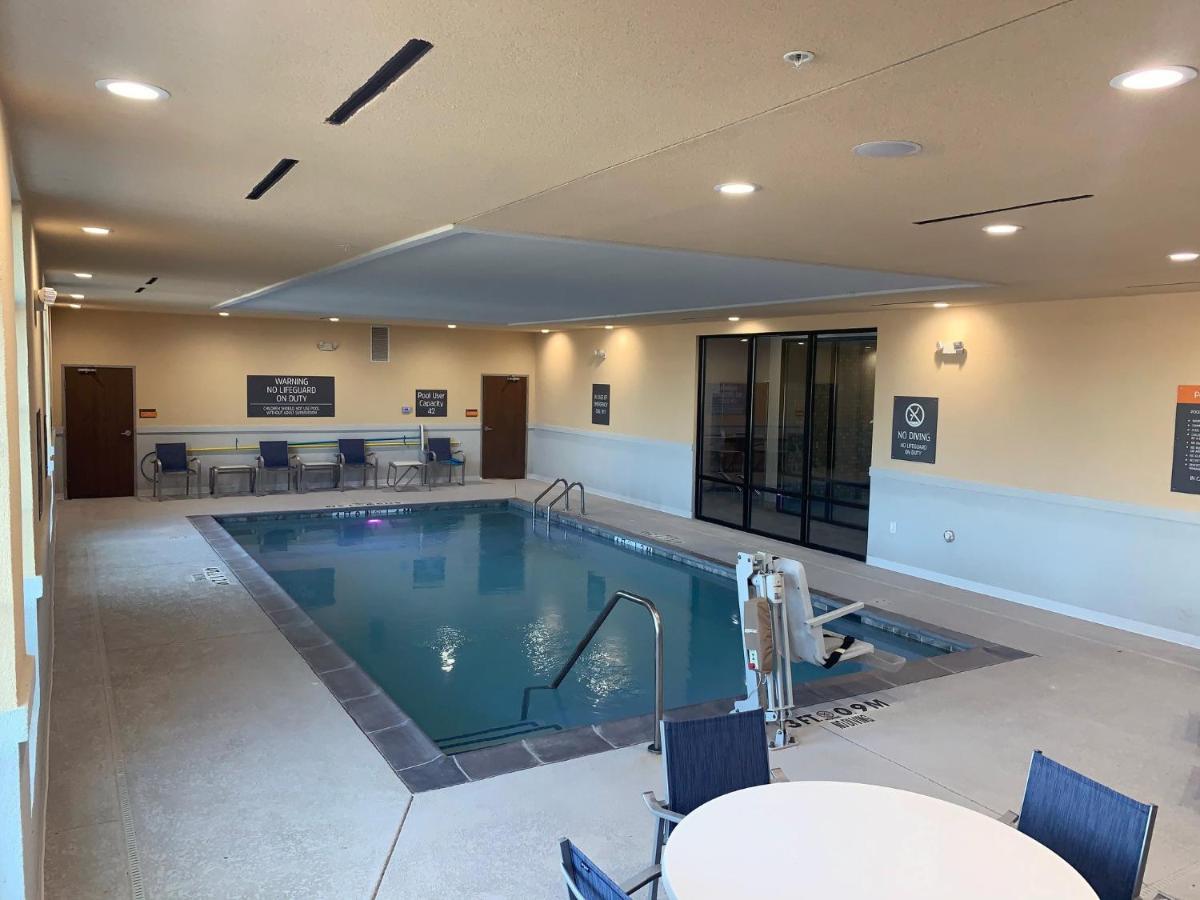 La Quinta Inn & Suites By Wyndham Dallas - Frisco Stadium Екстериор снимка