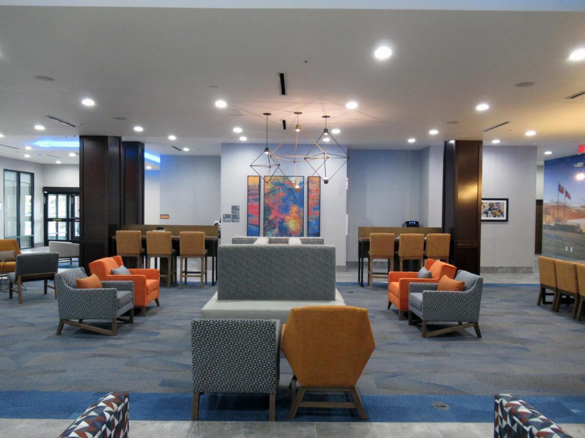 La Quinta Inn & Suites By Wyndham Dallas - Frisco Stadium Екстериор снимка