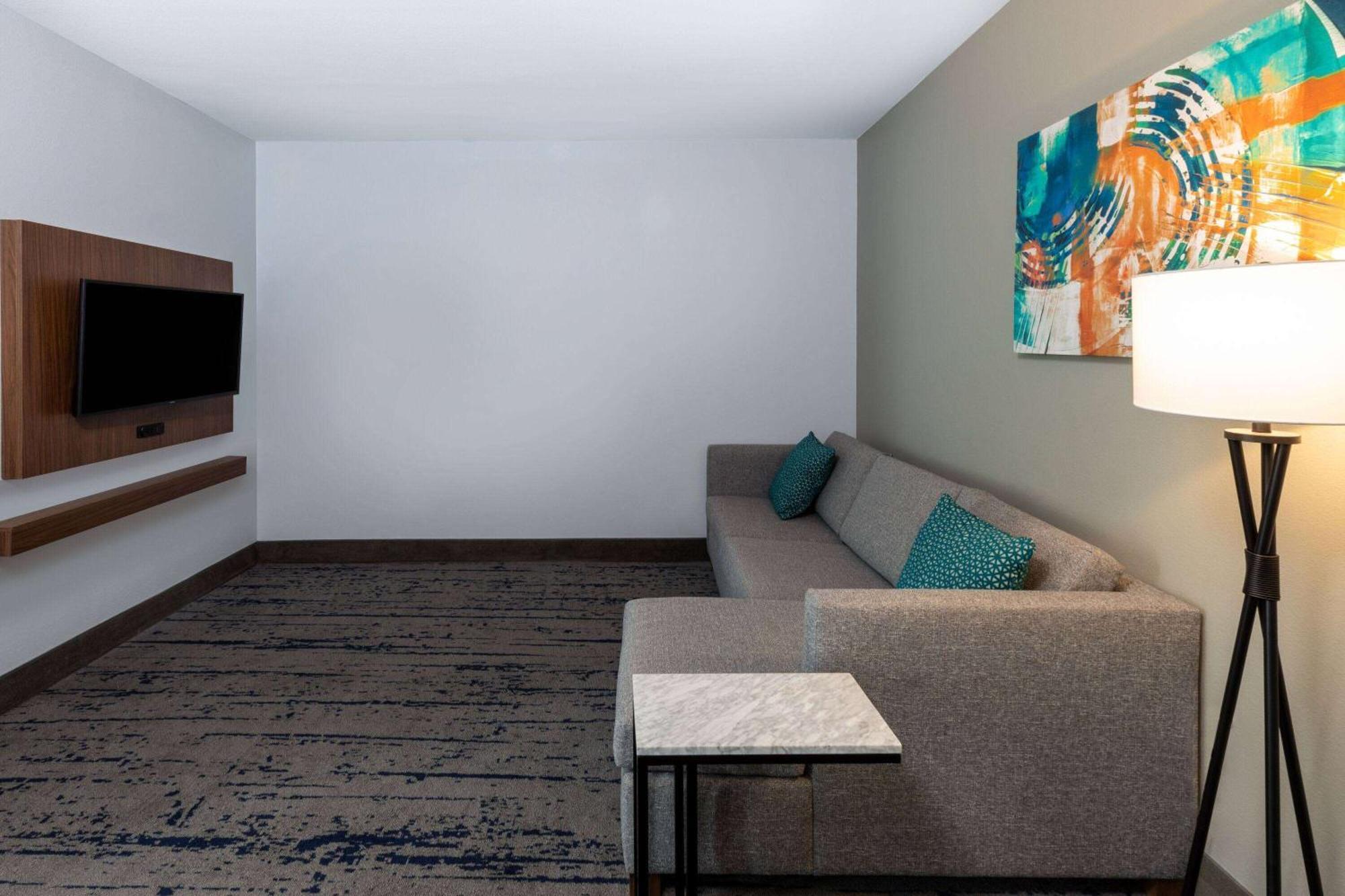 La Quinta Inn & Suites By Wyndham Dallas - Frisco Stadium Екстериор снимка
