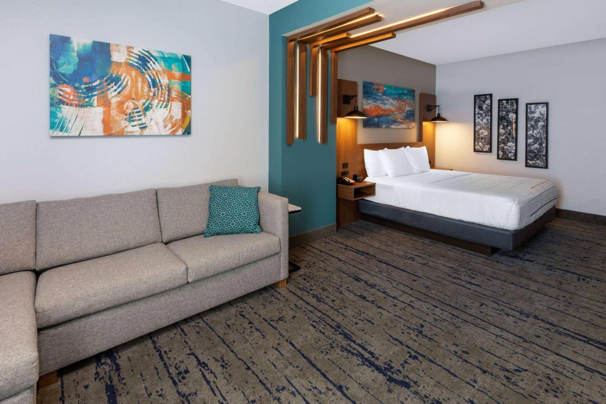 La Quinta Inn & Suites By Wyndham Dallas - Frisco Stadium Екстериор снимка